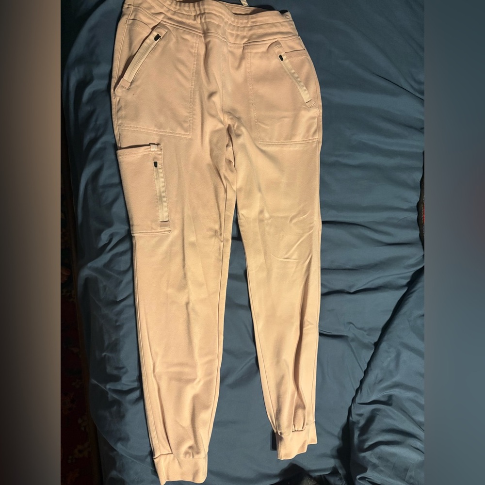 Jaanuu pink jogger scrub pants size large